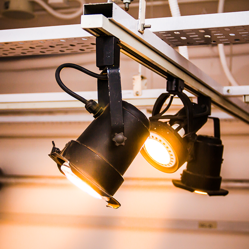 Track Light – Usama Electric Company